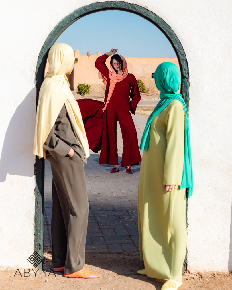 Jumpsuit with matching abaya
